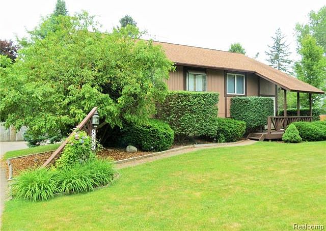 1st image of 855 Estes Ct