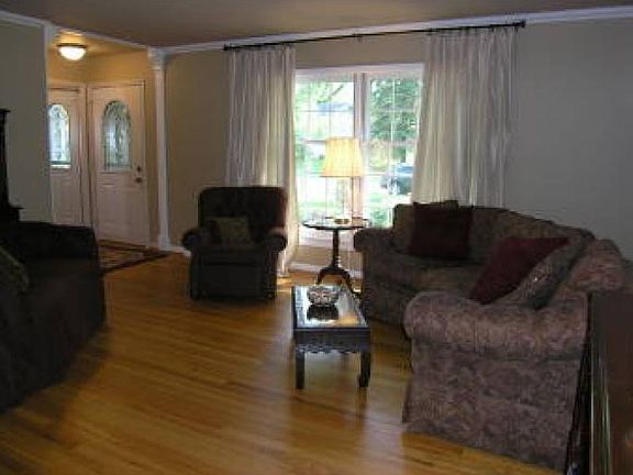 2nd image of 318 S Fairfield Ave