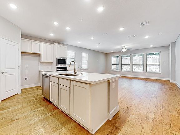 4th image of 129 Glenwood Dr