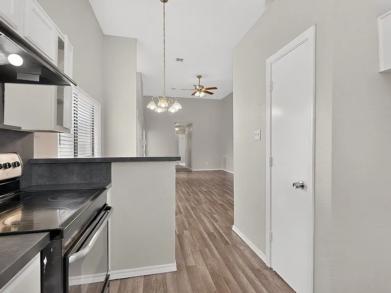 2521 Winter Oak St — Photo 12