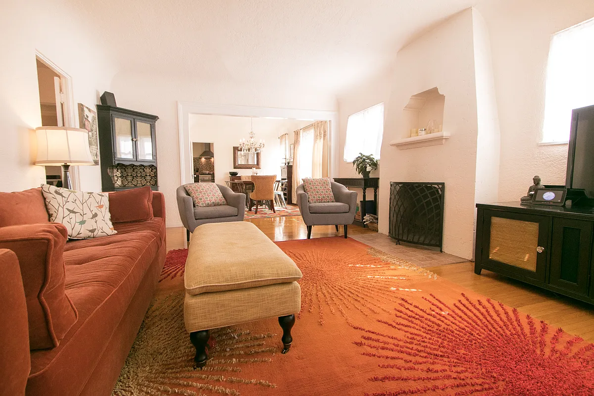 Timeless Vintage Spanish Style 3br/2ba Home w/ Fenced Yard in Prime La Mesa Location — Photo 2