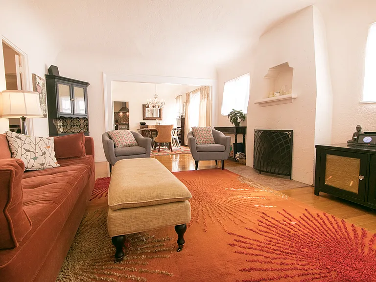 8042 University Pl — Photo 2
