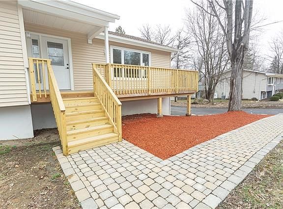 4th image of 6 Stillwater Ln