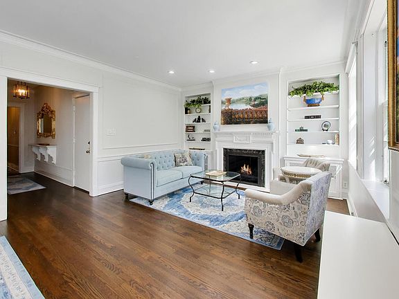 4th image of 440 W Oakdale Ave #1
