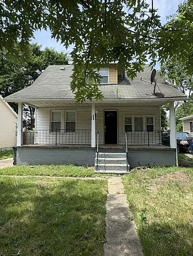 668 Roscoe Ave Photo 1