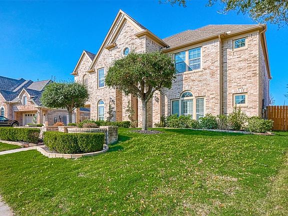3rd image of 838 Delford Way