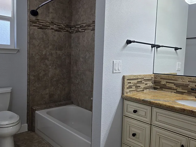 780 W Cotati Ave — Photo 28