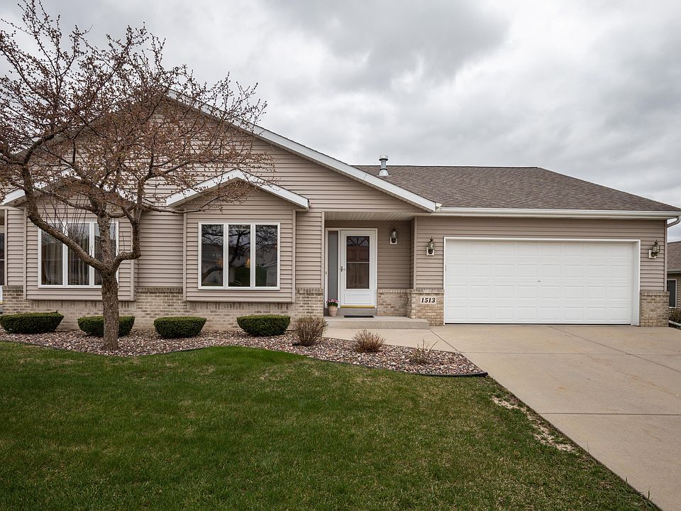 1st image of 1513 Bluebell Dr