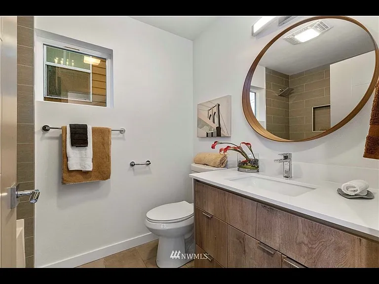 9221 Ashworth Ave N #C — Photo 7