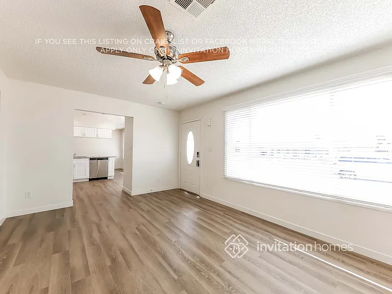 17454 N 14th Ave — Photo 3
