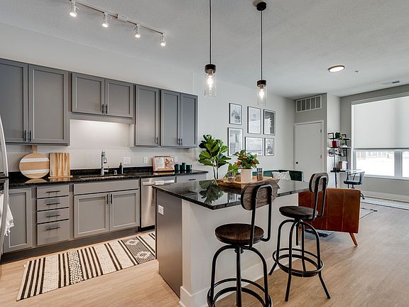 2nd image of 2740 Fairview Ave N #516