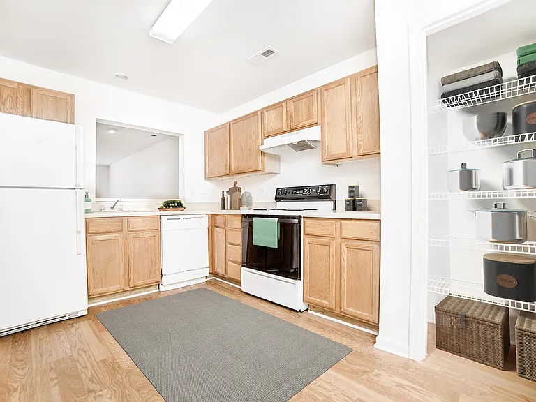Sky Terrace Townhomes — Photo 12