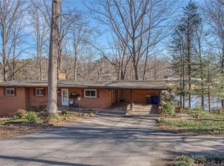 3481 Stimpson Dr, Pfafftown, NC 27040