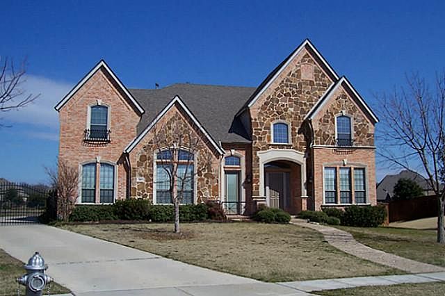 1st image of 327 Foxcroft Ln