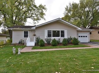 320 Oak St, North Aurora, IL 60542