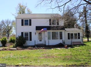 30 Landreth Ln, Bristol, PA