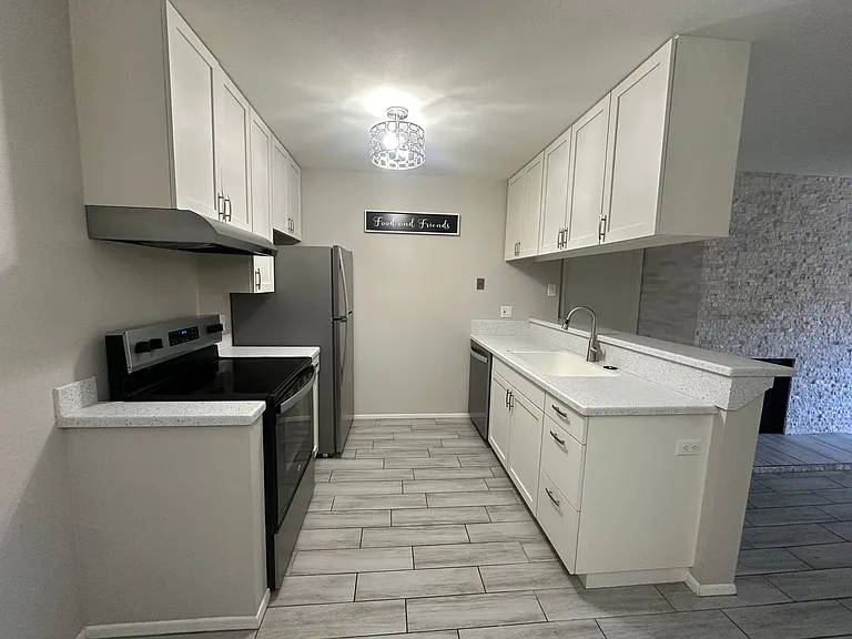5525 E Thomas Rd #R8 — Photo 9