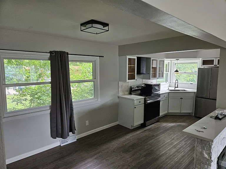 6130 W Fairmount Ave — Photo 3