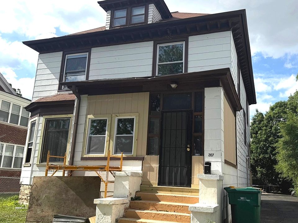 1st image of 207 2nd Ave