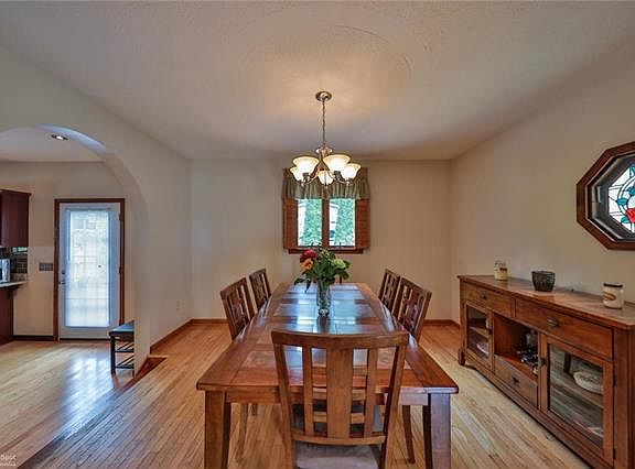 5th image of 4398 Woodland Cir