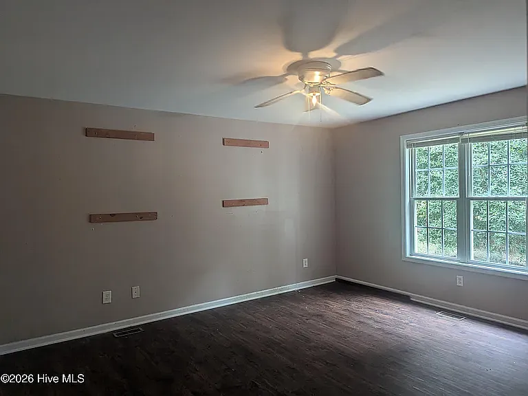3 bed, 1288 sqft, $1,950 — Photo 4