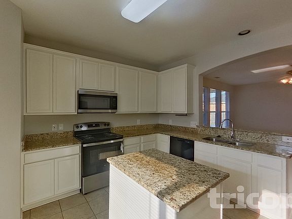 3rd image of 1470 Waldrop Dr