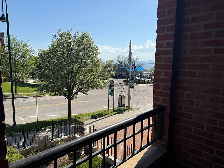 40 College St #204 — Photo 8
