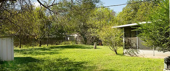 503 Lake Dr — Photo 2