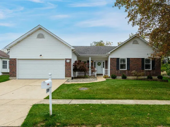 5719 Lilac Trails Dr, Saint Louis, MO 63128