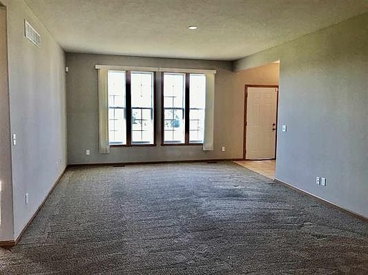 3rd image of 4628 Whitespire Dr