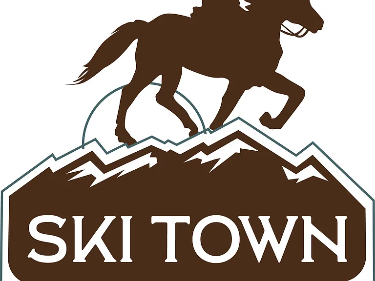 Ski Town Apartments — Photo 3
