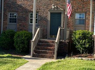 212 Meadowcrest Dr, Florence, AL 35630