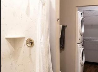 6460 Merle Hay Rd #111, Johnston, IA 50131