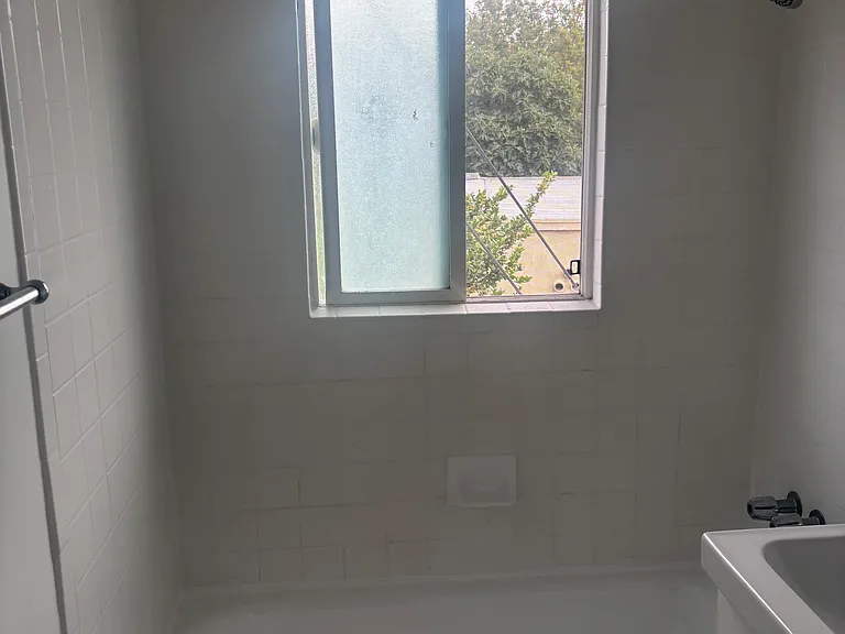 2536 S Palm Grove Ave — Photo 13