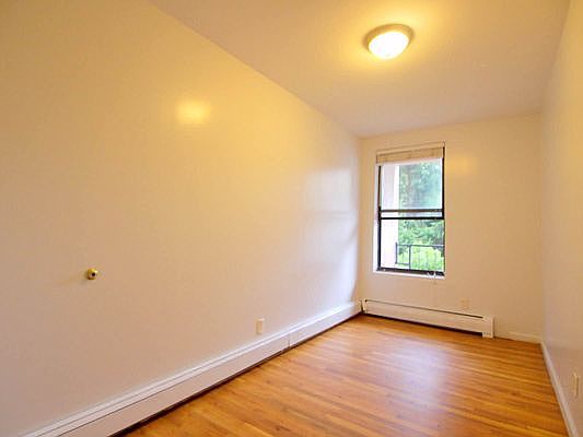 3rd image of 184 W 9th St #2