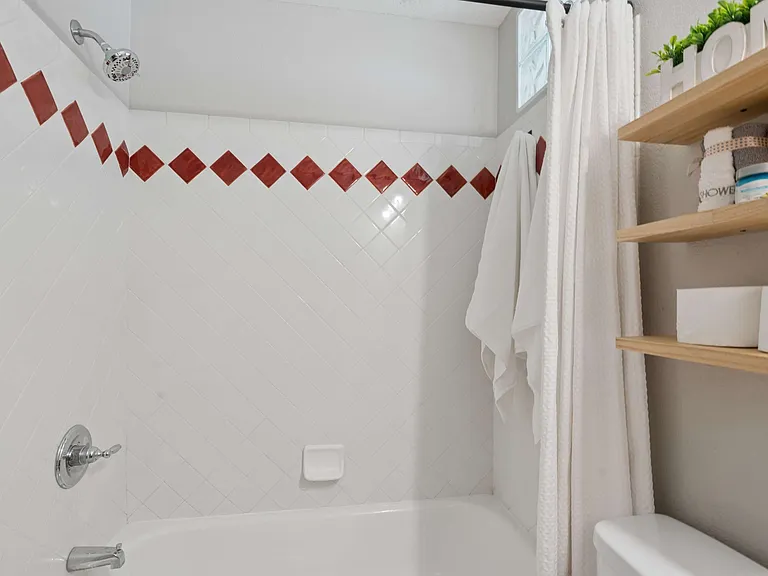 3145 S Fox St — Photo 26