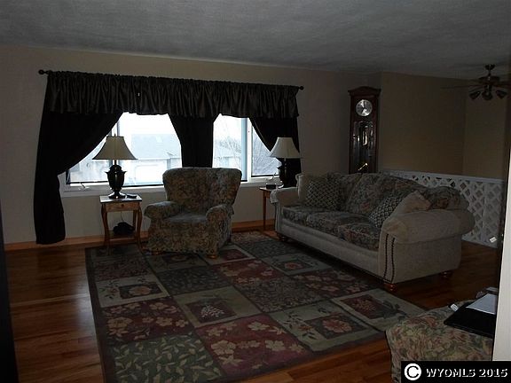 4th image of 231 Hillcrest Dr