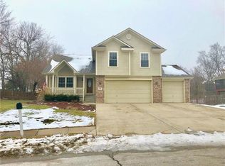 1701 Winchester Dr, Pleasant Hill, MO 64080