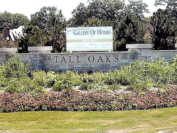 193 Winding Hill Dr, Elgin, IL 60124