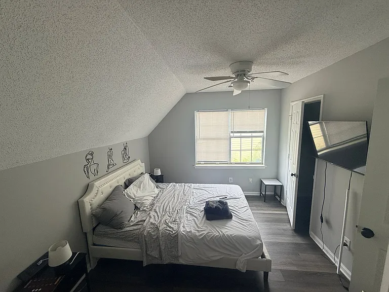 9501 Pondside Ln — Photo 19