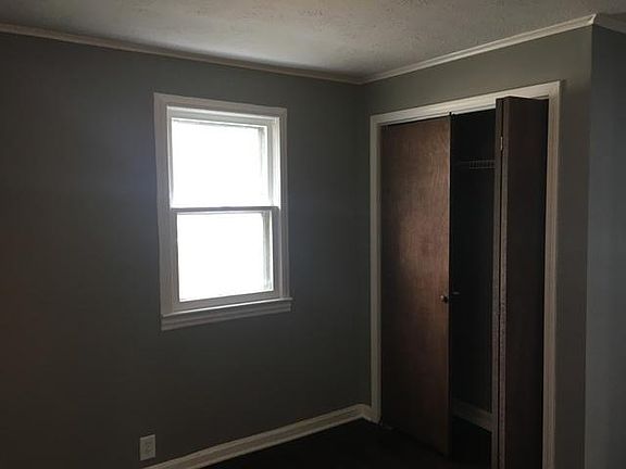 4th image of 1119 W Hendricks Ave