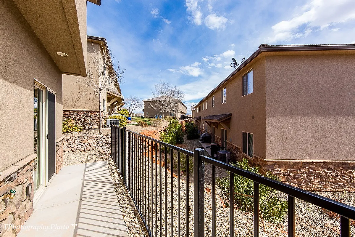 Mill Creek Town Home- Community Pools — Photo 4