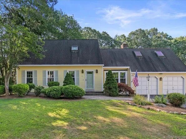 5 West Woods Drive, Clinton, CT 06413