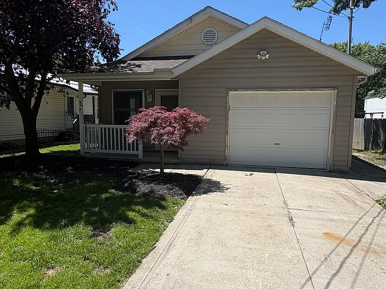 889 Fremont Ave — Photo 1