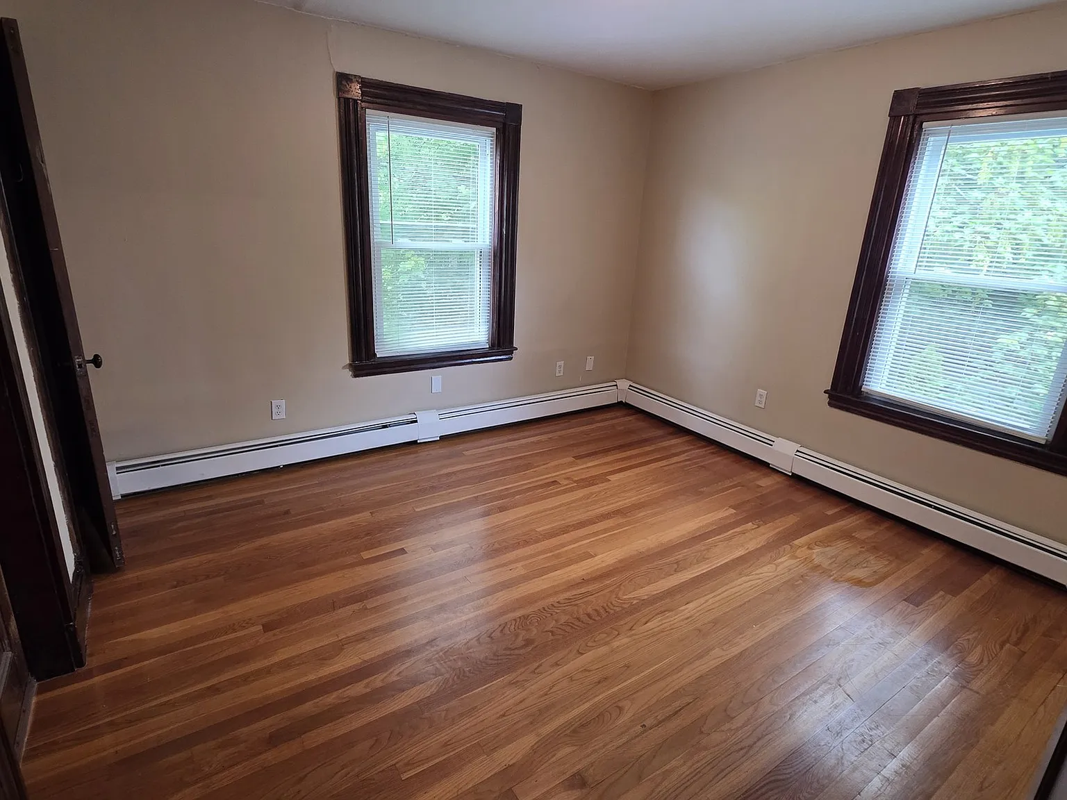 Studio, 1.0 bath, 300 sqft, $1,150 — Photo 2