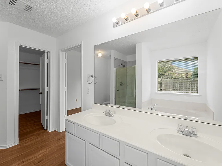 9825 Tyler Dr — Photo 25