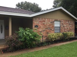 1028 N 22nd St, Nederland, TX 77627