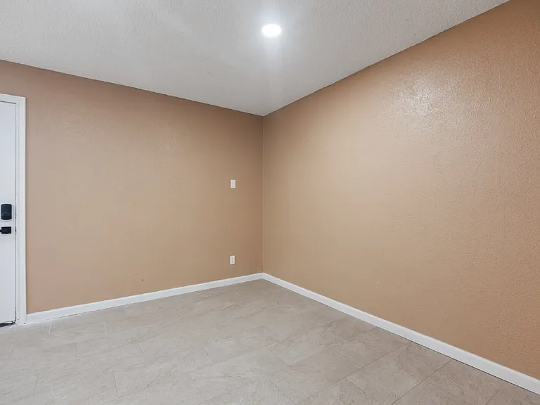 6713 Biggs Ct — Photo 9