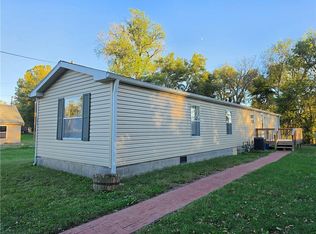 141 E Pacific Ave, Osawatomie, KS 66064
