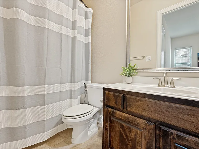 First Floor Ensuite Bath
